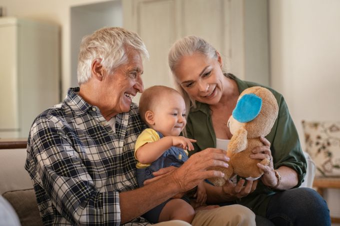 Geschenke zur Geburt Geburtsgeschenke von Grosseltern verbinden Liebe und Tradition